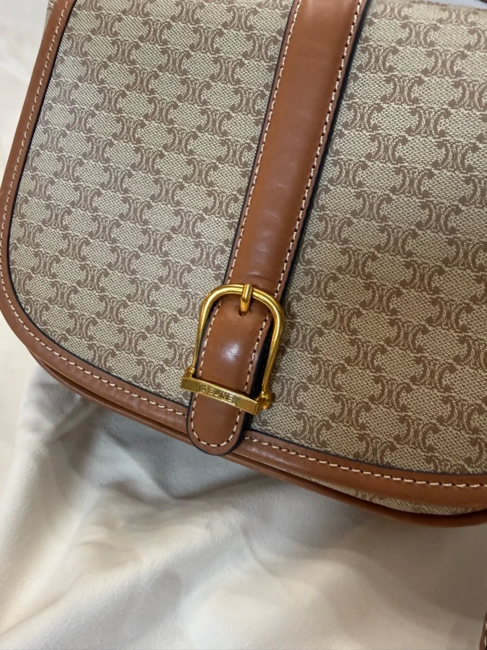 Celine Tan Brown Vintage Macadam PVC and leather shoulder bag - Picture 2 of 12
